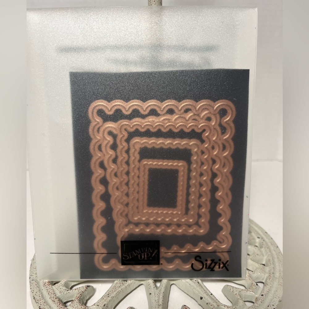 Spellbinders Nestabilities Large Classic Scalloped Squares Die Template
